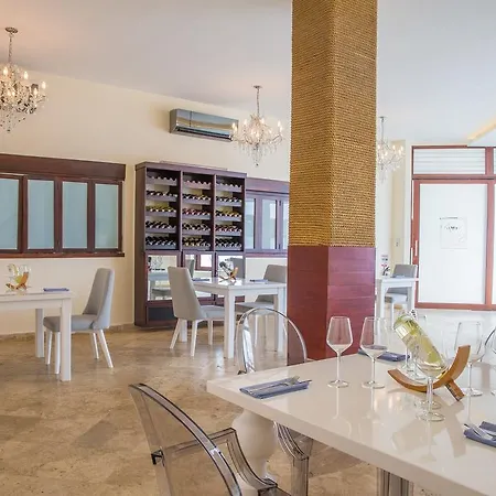 Hotel Vistamarina Casa (adults Only)